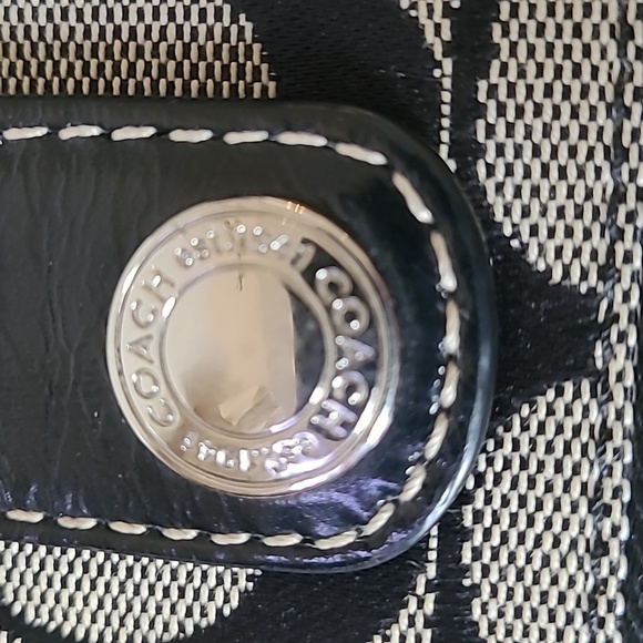 COACH  Beautiful Coach Signature Zippy compact wallet Signature - Picture 3 of 9
